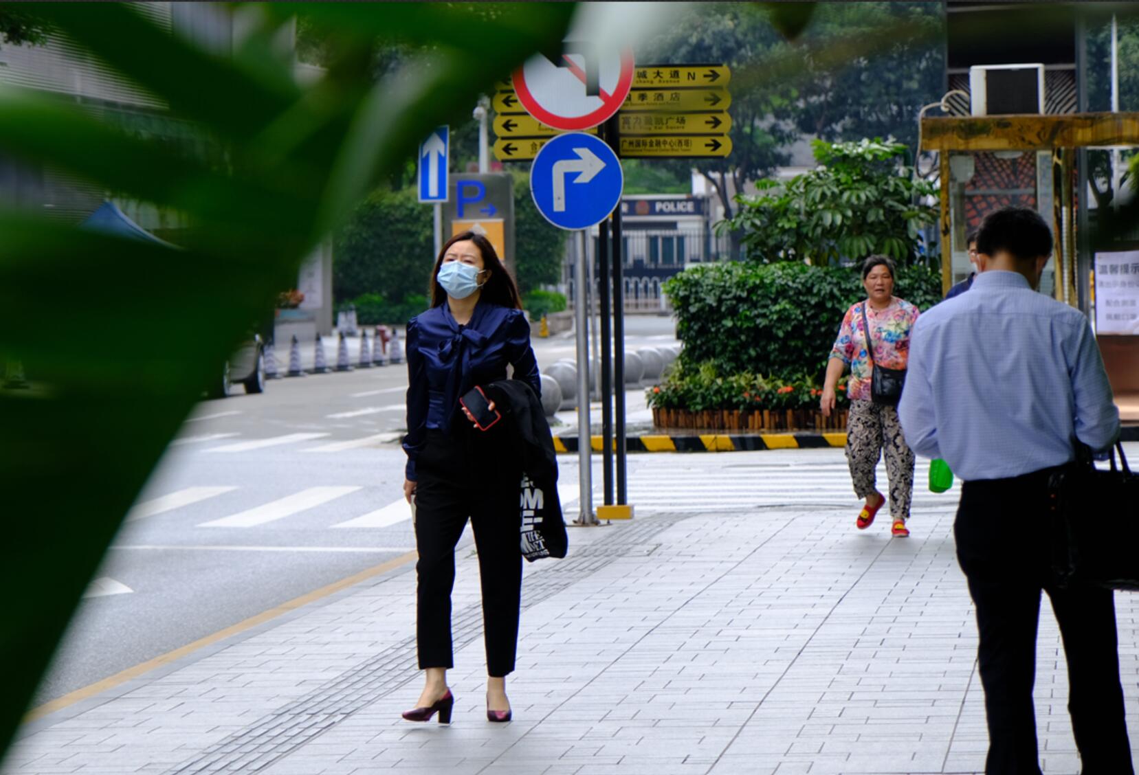【图集】三月阳光加雨水,春夏冬装乱穿衣