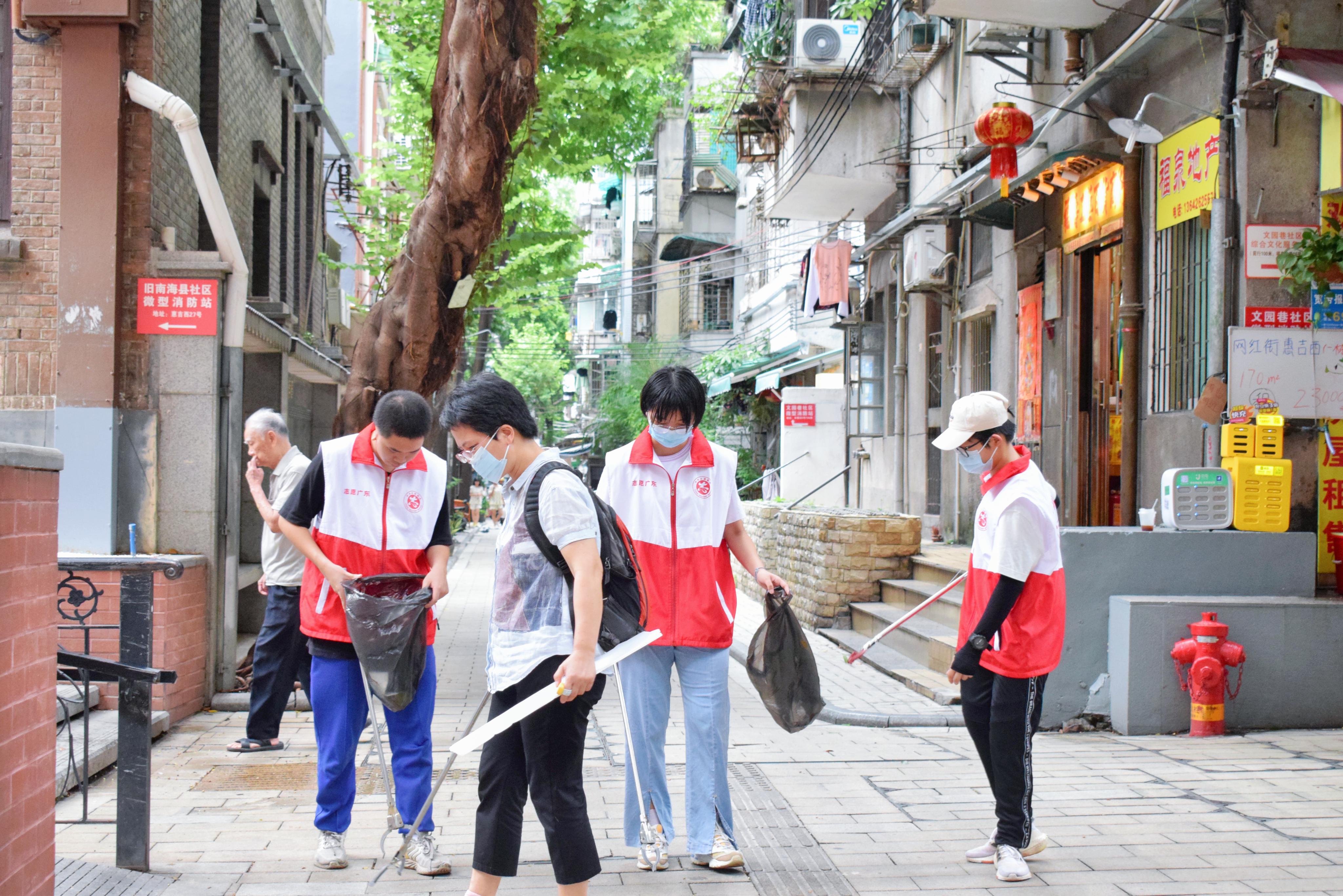 广州越秀：低碳卫士“绿小青”助力街区净又靓